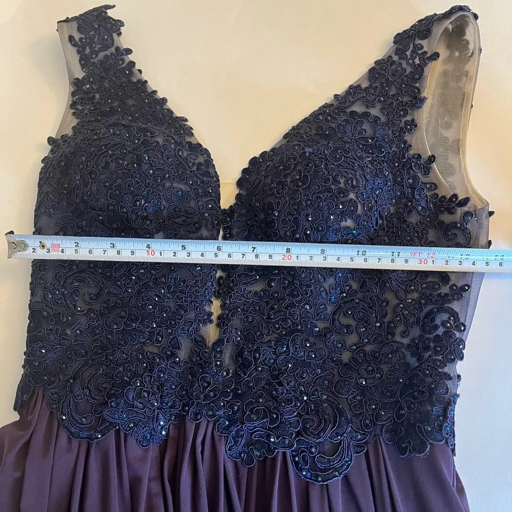 SHERRI HILL Formal evening gown/prom gown, purple size 2 - Picture 15 of 17